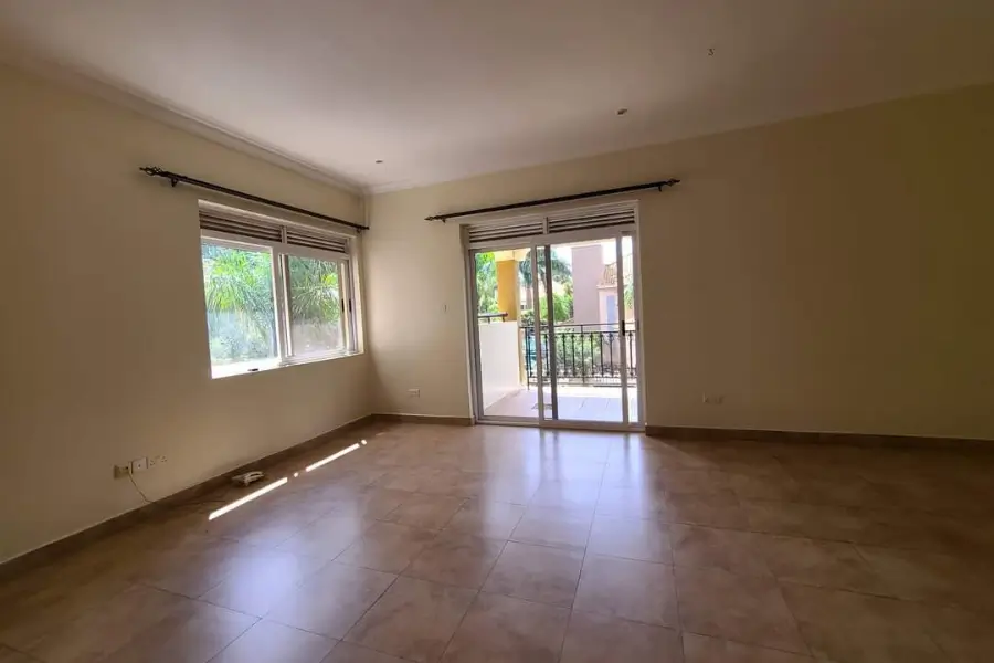5 bedroom villa for sale in Muyenga (4)